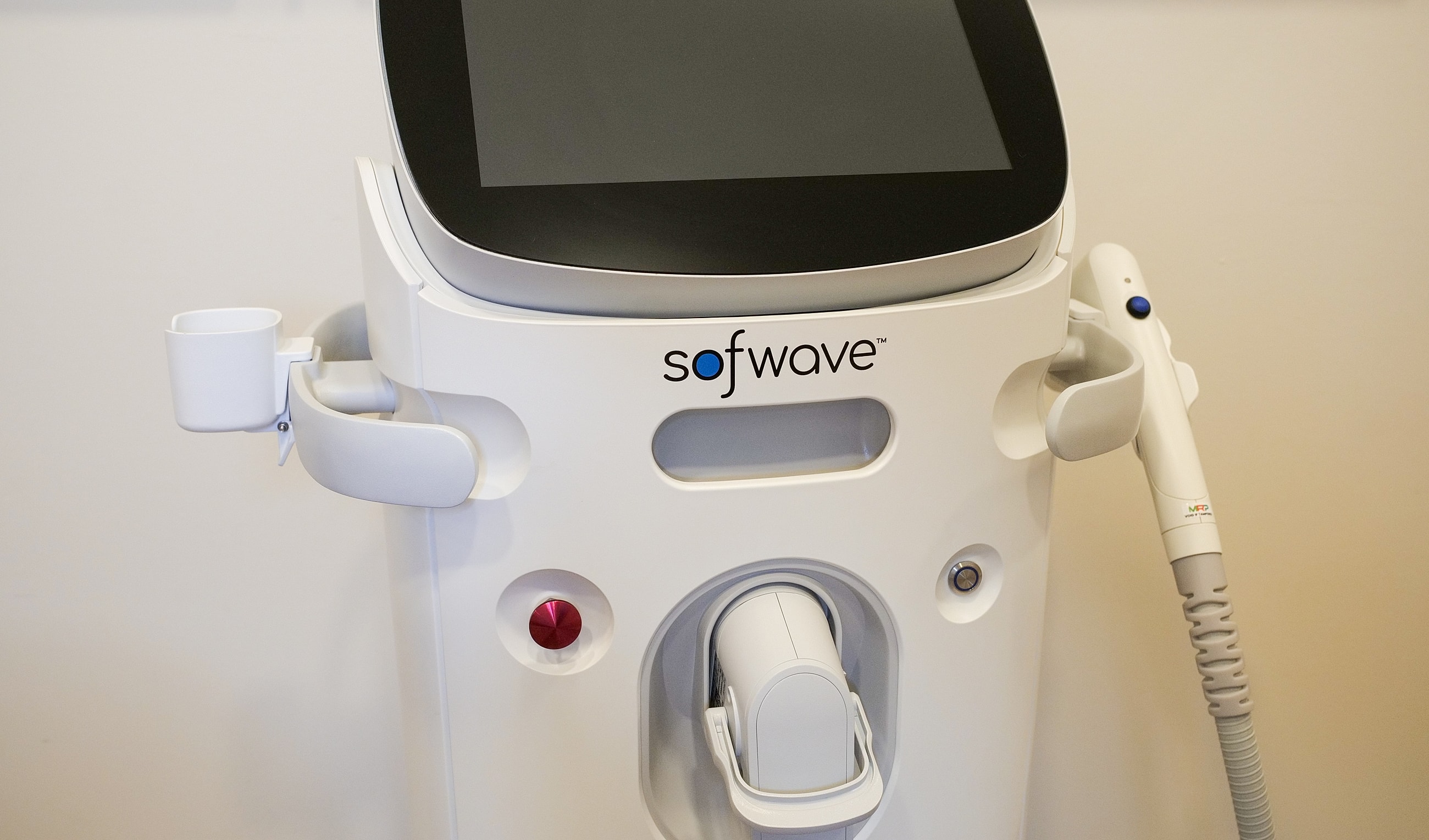 Sofwave aesthetic treatment device with touchscreen display